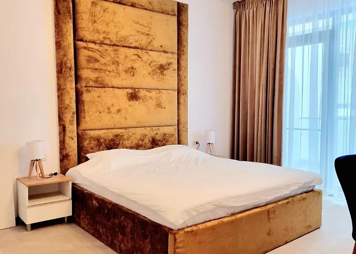 Sara - Endless Summer Mamaia Nord *