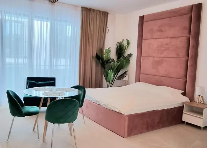 Sara - Endless Summer Mamaia Nord