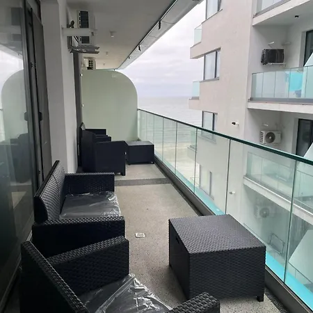 Sara - Endless Summer Mamaia Nord *